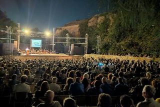 kipotheatro kazantzakis ekdilosi gia papoura